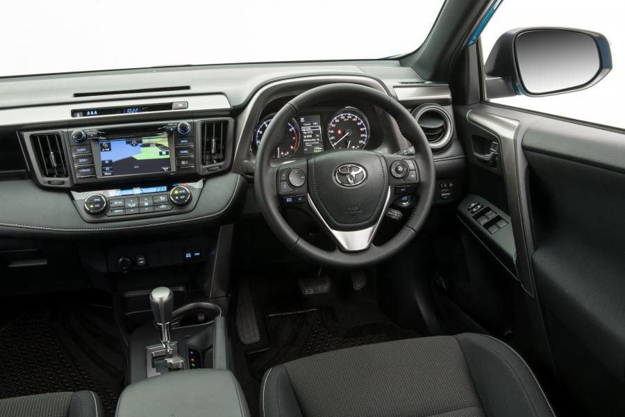 Торпедо Toyota RAV4 2015 года  (AU) (фото 14 из 22)